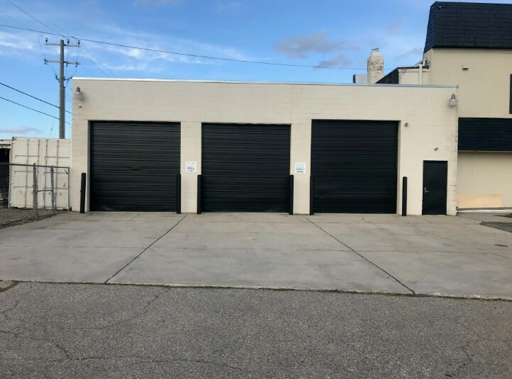 410 W Jefferson Ave, Trenton, MI à vendre - Photo de l’immeuble – Image 3 sur 4