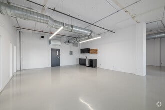 6750 Av de l'Esplanade, Montréal, QC à louer Photo intérieure– Image 1 sur 3