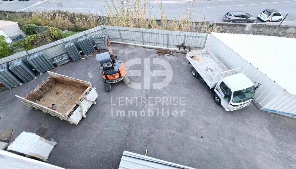 Industriel/Logistique dans Carros à louer - Photo de l’immeuble – Image 3 sur 12