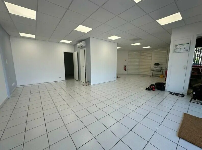 Local commercial dans Clapiers à louer - Photo de l’immeuble – Image 2 sur 4