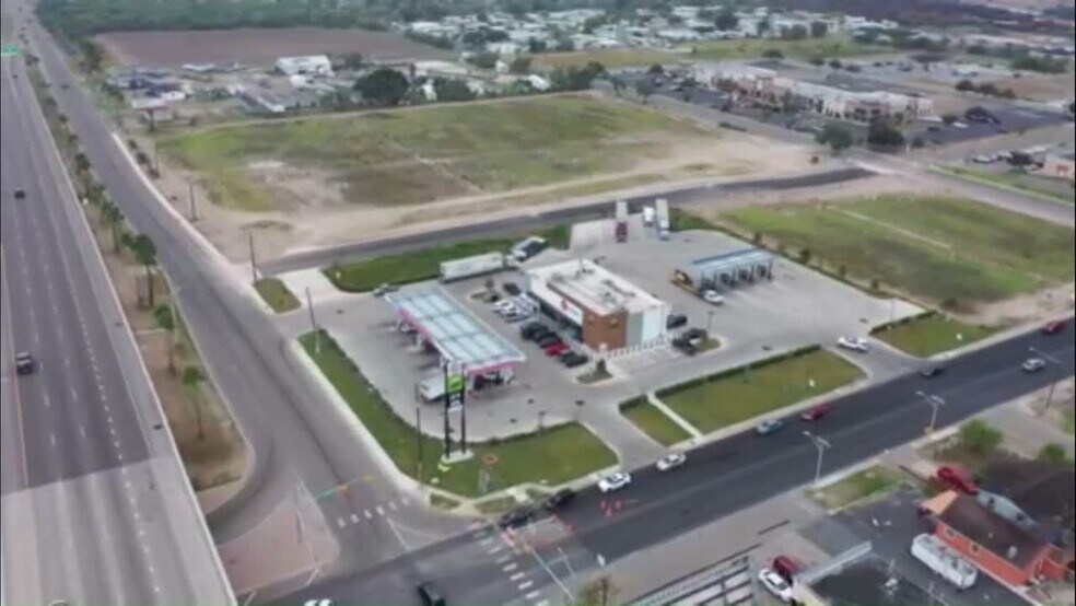 000 US Expressway 83, Alamo, TX à vendre - Vidéo sur l’annonce professionnelle – Image 2 sur 8