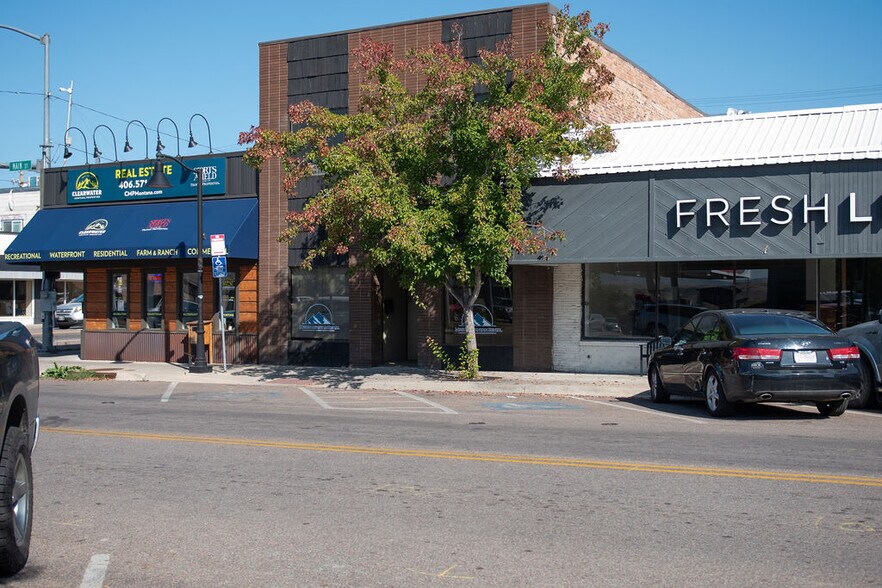 203 Main St, Polson, MT à louer - Photo de l’immeuble – Image 3 sur 19