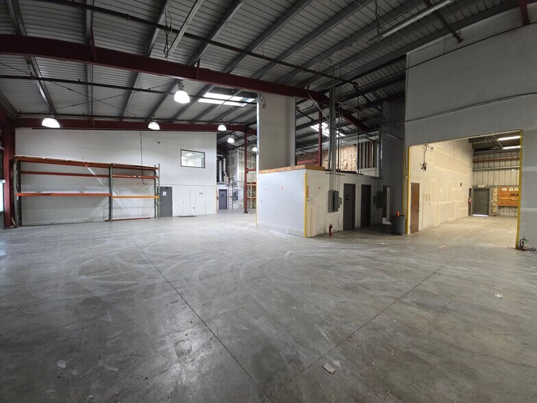 8475 Forest St, Gilroy, CA à louer - Photo de l’immeuble – Image 3 sur 11