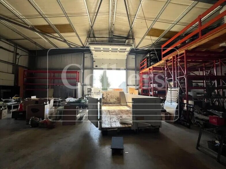 Bureau dans Éguilles à louer - Photo intérieure – Image 3 sur 8