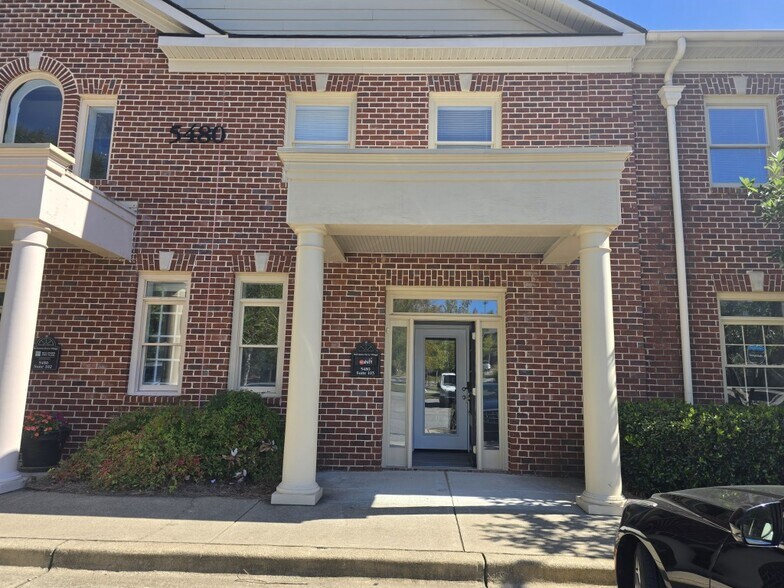 5480 McGinnis Village Pl, Alpharetta, GA à louer - Photo de l’immeuble – Image 1 sur 12