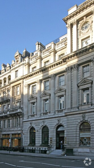 11-12 Pall Mall, Londres à louer - Photo de l’immeuble – Image 3 sur 7