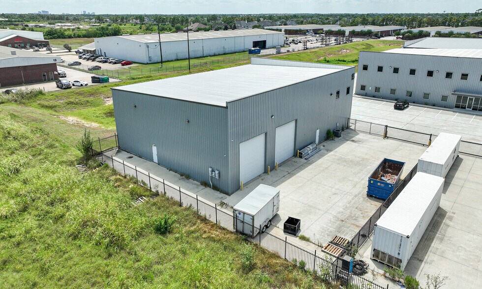 11755 W Little York Rd, Houston, TX à louer - Photo de l’immeuble – Image 3 sur 15