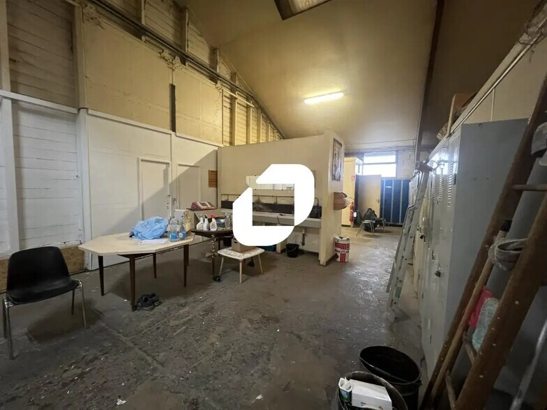 Bureau dans Comines à louer - Photo de l’immeuble – Image 2 sur 9