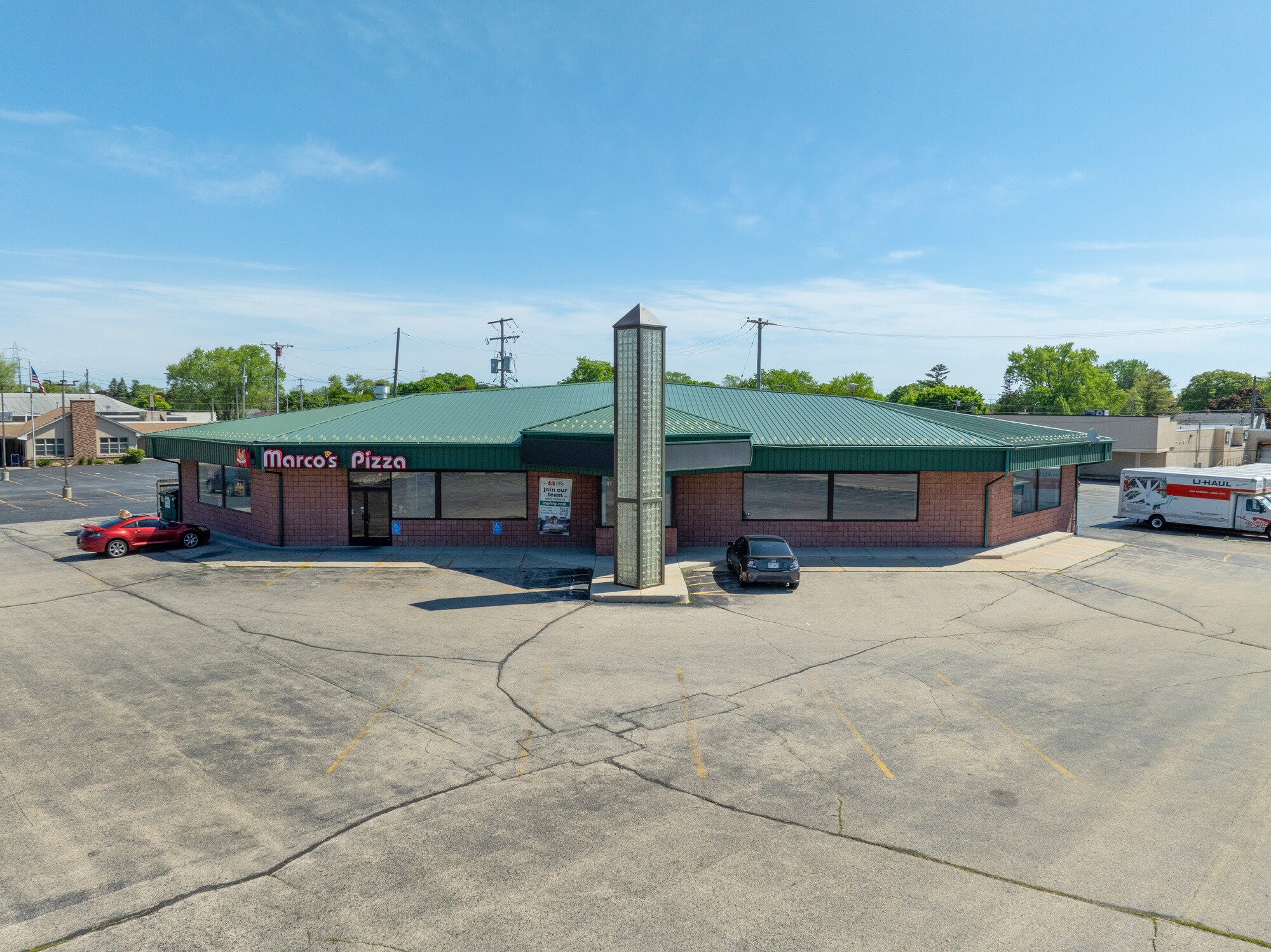 2065 Lathrop Ave, Racine, WI à louer Photo de l’immeuble– Image 1 sur 11