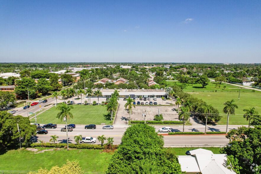 1219-1245 NE 8th St, Homestead, FL à louer - Photo de l’immeuble – Image 3 sur 4