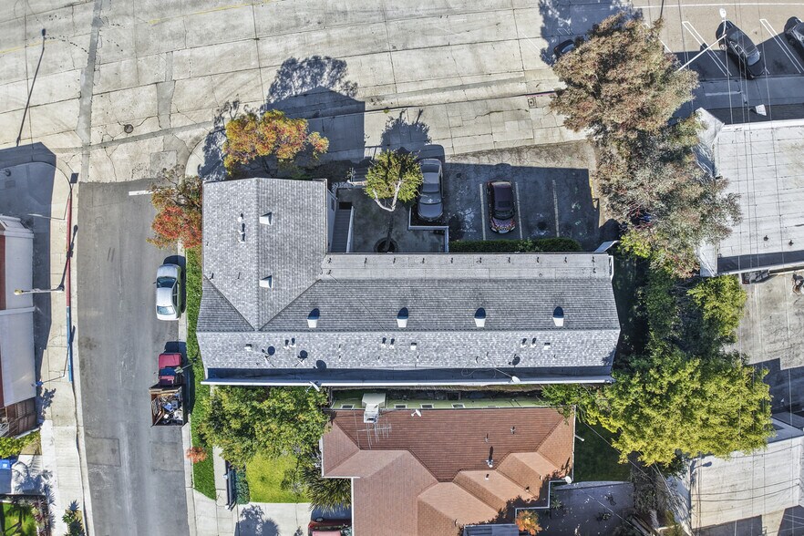 2662 1/2 La Cienega Ave, Los Angeles, CA à vendre - Photo de l’immeuble – Image 2 sur 5