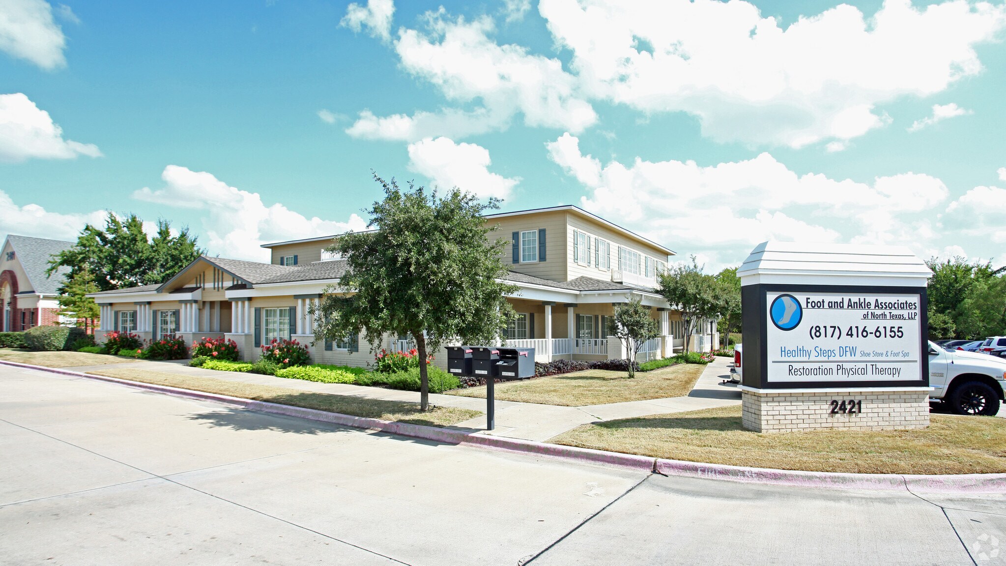 2421 Ira E Woods Ave, Grapevine, TX à vendre Photo principale– Image 1 sur 10