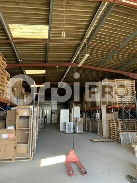 Local d’activités dans Carbon-Blanc à louer - Photo intérieure – Image 3 sur 8