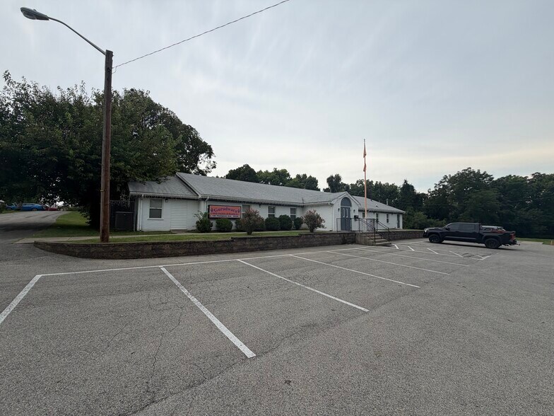198 Thompson Ave, Louisville, KY à vendre - Photo de l’immeuble – Image 2 sur 22