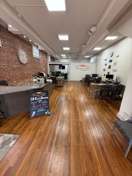 110 E Washington Ave, Athens, TN à vendre - Photo de l’immeuble – Image 2 sur 17