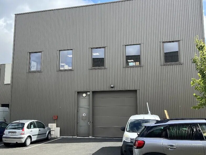 Bureau dans Tremblay-en-France à louer - Photo de l’immeuble – Image 2 sur 10