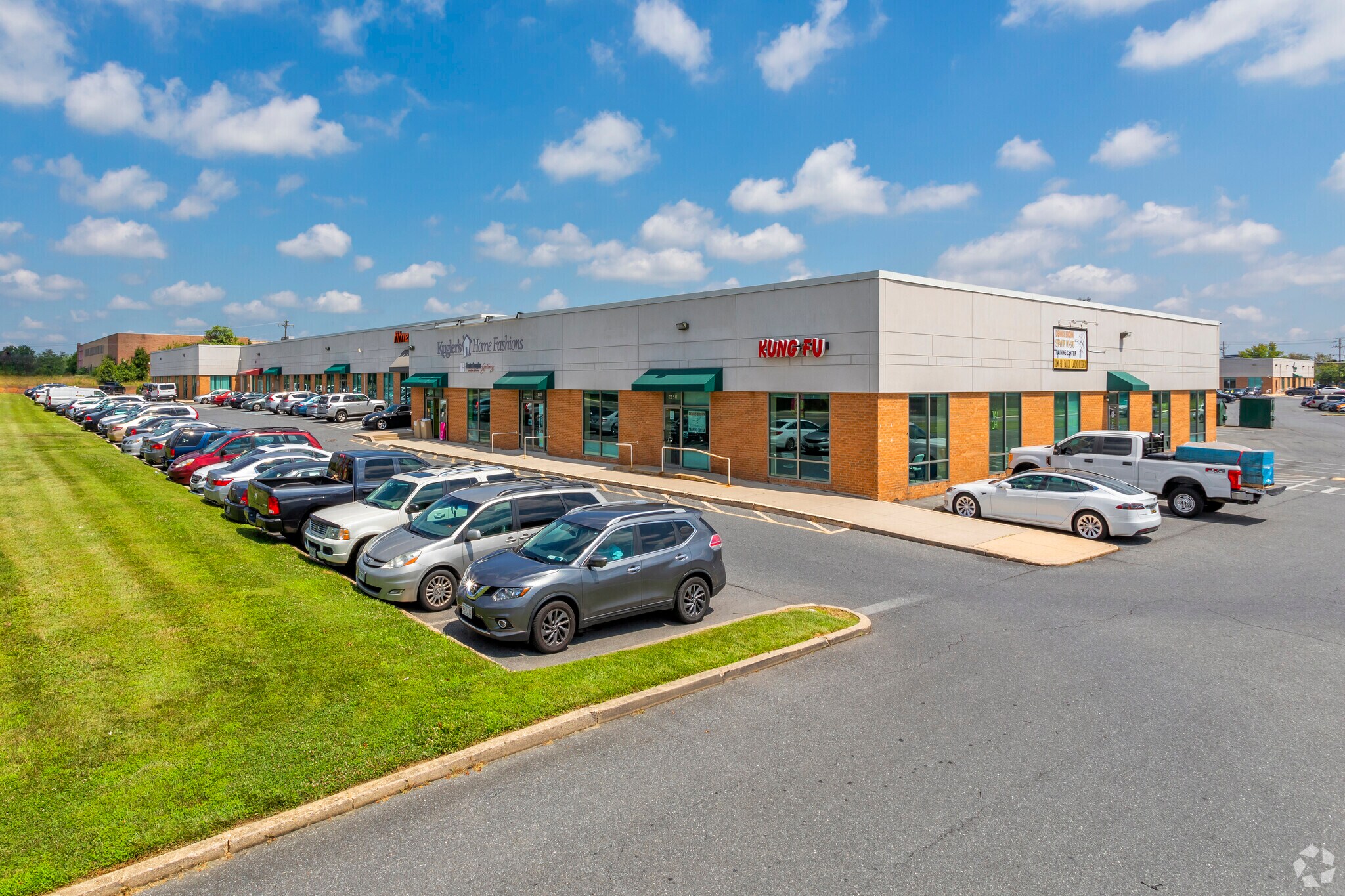 12110-12142 Tech Rd, Silver Spring, MD à louer Photo principale– Image 1 sur 5