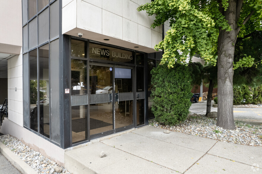 111 Grand Ave, Palisades Park, NJ à louer - Photo de l’immeuble – Image 3 sur 5