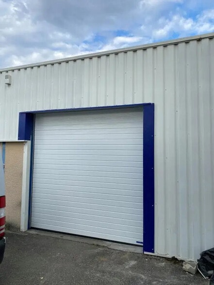 Industriel/Logistique dans Veauche à louer - Photo de l’immeuble – Image 3 sur 5