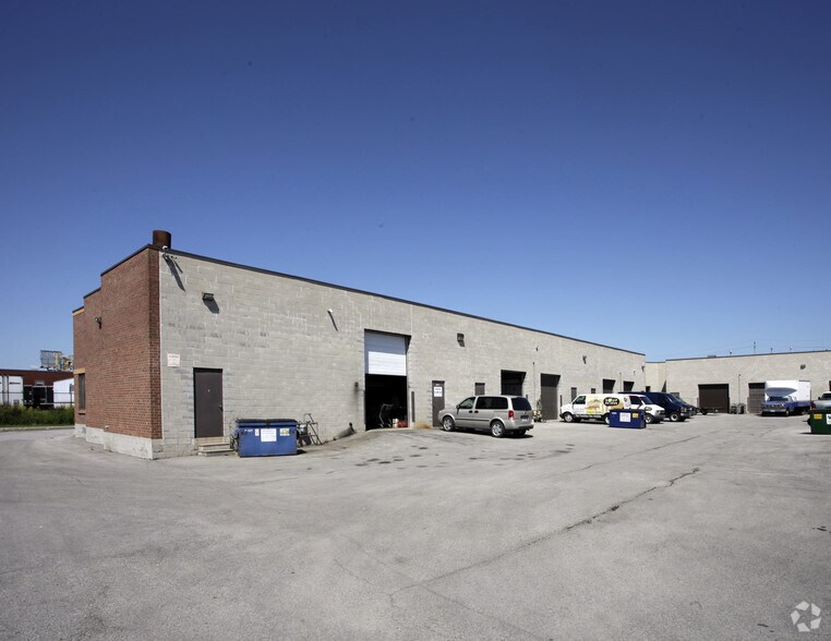 26 Mcewan Dr, Caledon, ON à louer - Photo de l’immeuble – Image 2 sur 2