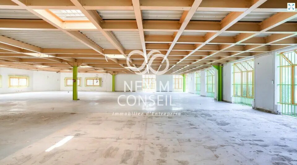 Bureau dans Croissy-Beaubourg à louer - Photo de l’immeuble – Image 1 sur 4