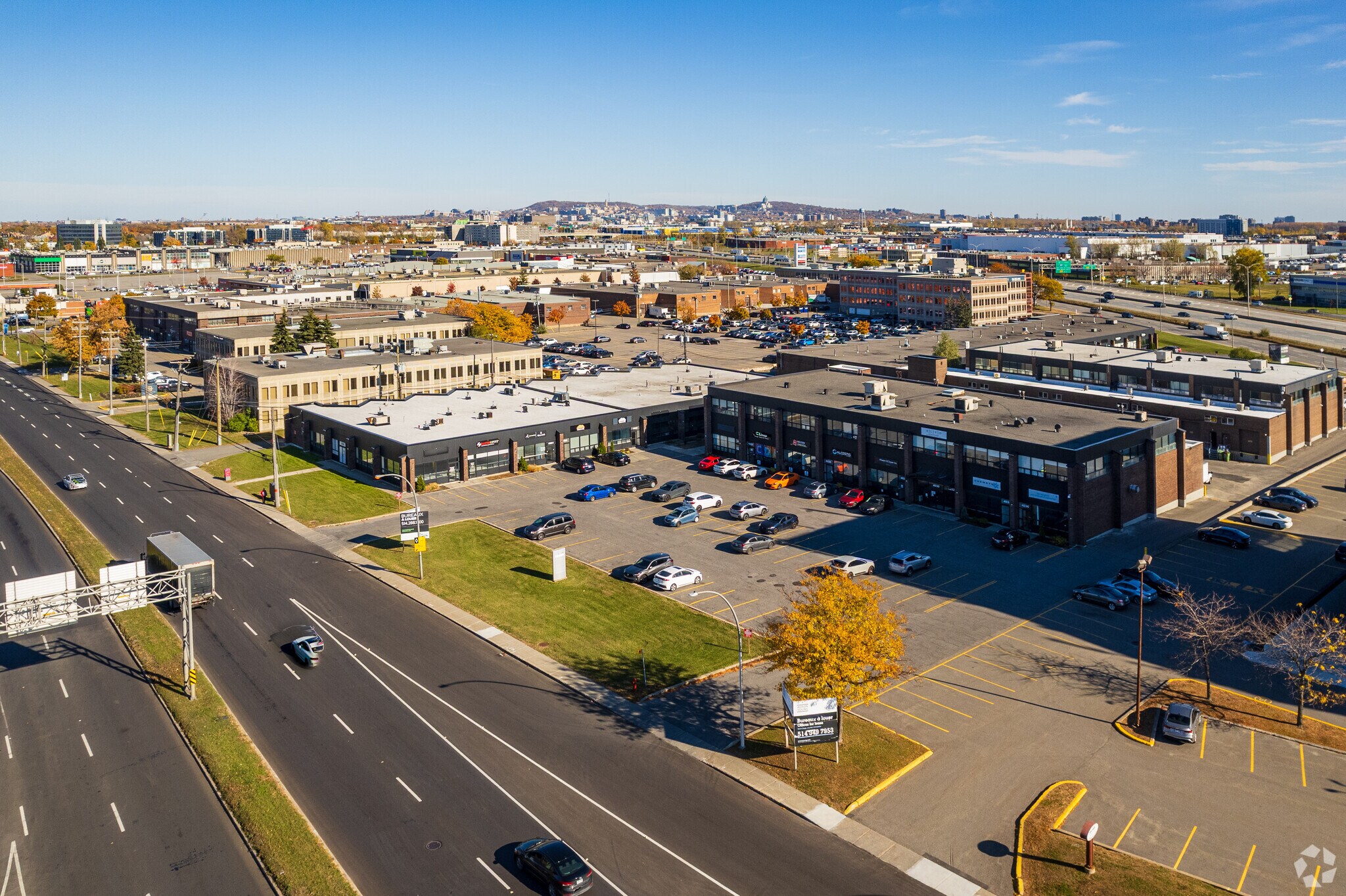 4000-4036 Boul De La Côte-Vertu, Montréal, QC à louer Photo de l’immeuble– Image 1 sur 9
