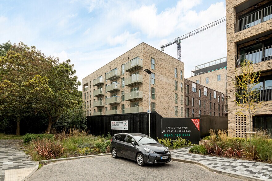 Newham Way, Londres à vendre - Photo de l’immeuble – Image 3 sur 3