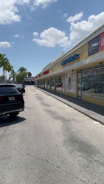 2001-2039 NE 163rd St, Miami, FL à louer - Vidéo sur l’annonce professionnelle – Image 2 sur 20