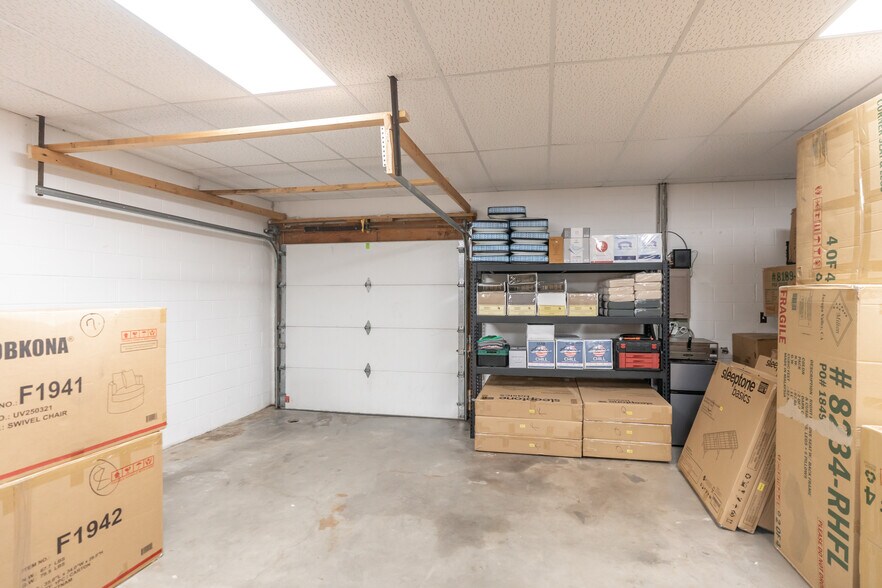 216 E Main St, Mandan, ND à louer - Photo de l’immeuble – Image 3 sur 6