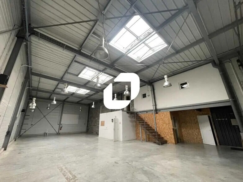 Local d’activités dans Audenge à louer - Photo intérieure – Image 3 sur 8