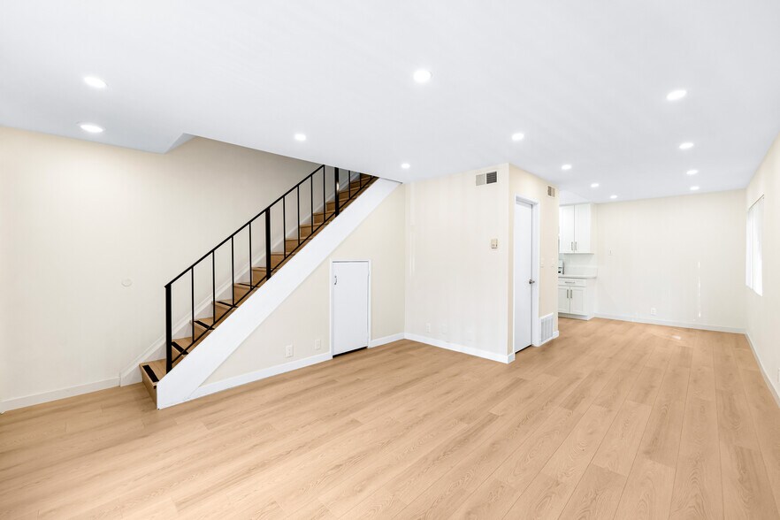 333 Riverdale Dr, Glendale, CA à vendre - Photo de l’immeuble – Image 3 sur 22