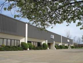 1130 Industrial Pky N, Brunswick, OH à louer Photo intérieure– Image 2 sur 2