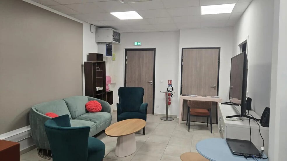 Bureau dans La Seyne-sur-Mer à vendre - Photo de l’immeuble – Image 1 sur 5