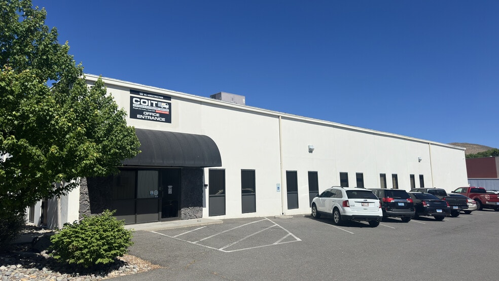 105 E Parr Blvd, Reno, NV à vendre - Photo de l’immeuble – Image 1 sur 8