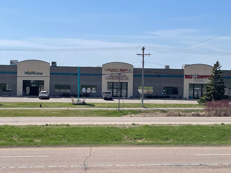 2214-2222 Highway 10, Mounds View, MN à louer - Photo principale – Image 1 sur 16