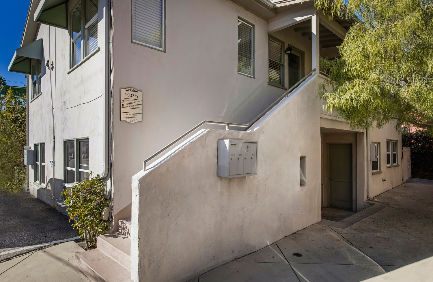 1933 Hillhurst Ave, Los Angeles, CA à louer Photo intérieure– Image 1 sur 23