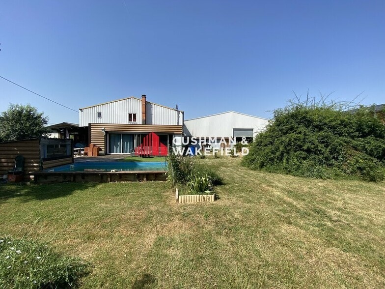Local d'activités dans Saint-Jory à vendre - Photo de l’immeuble – Image 2 sur 5