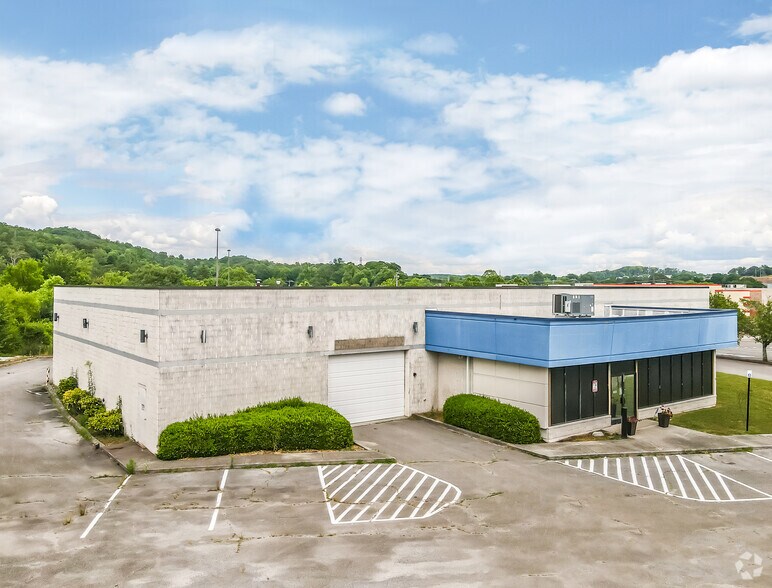 2960 Knoxville Center Dr, Knoxville, TN à louer - Photo principale – Image 1 sur 10
