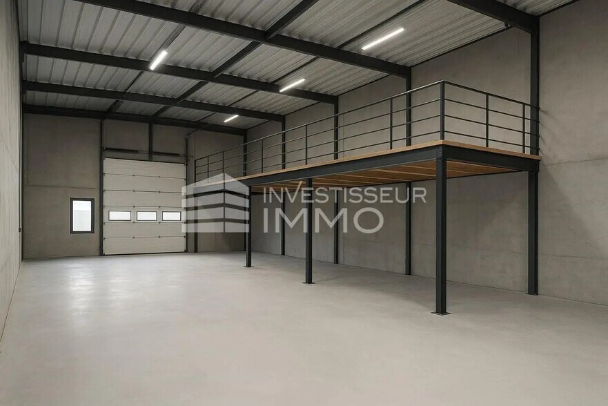 Local d’activités dans Vaux-le-Pénil à louer - Photo de l’immeuble – Image 2 sur 3