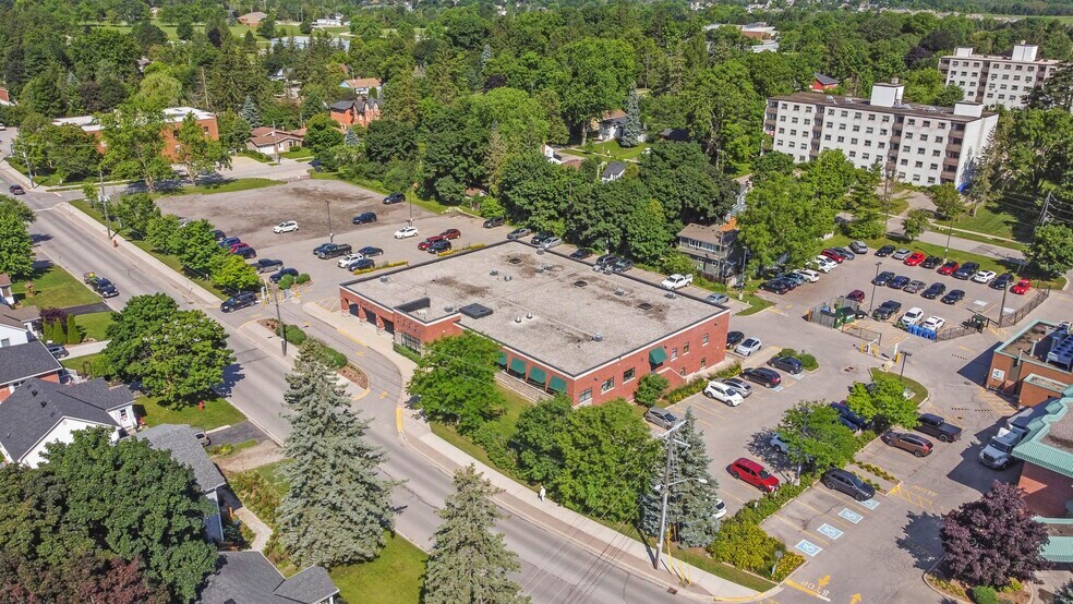 1 Elizabeth St, Orangeville, ON à vendre - Photo de l’immeuble – Image 2 sur 2