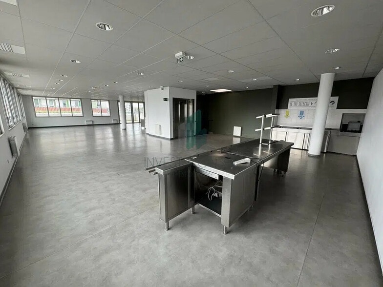 Local commercial dans Garges-lès-Gonesse à vendre - Photo de l’immeuble – Image 2 sur 9