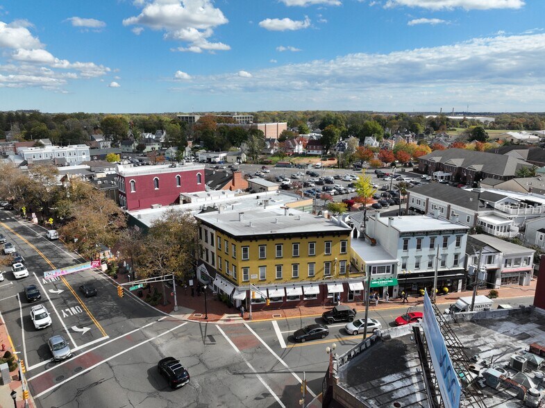 2 E Main St, Freehold, NJ à vendre – Image 2 sur 18