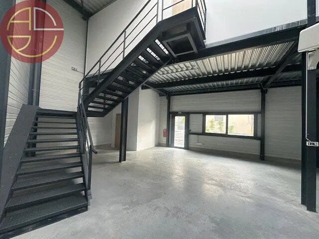 Plus de détails pour Industriel/Logistique à louer