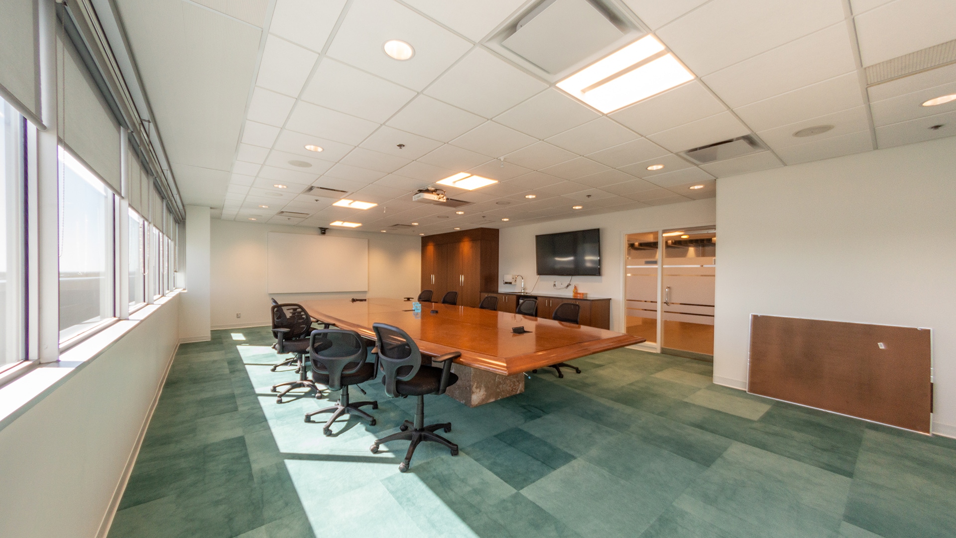 1200 59th Ave SE, Calgary, AB à louer Photo intérieure– Image 1 sur 10