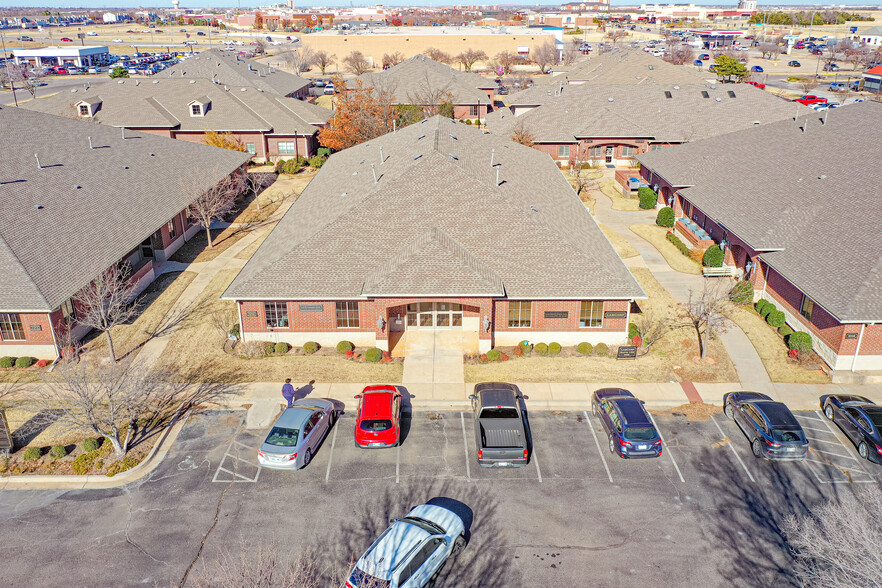 1010 24th Ave NW, Norman, OK à louer - Photo de l’immeuble – Image 3 sur 5