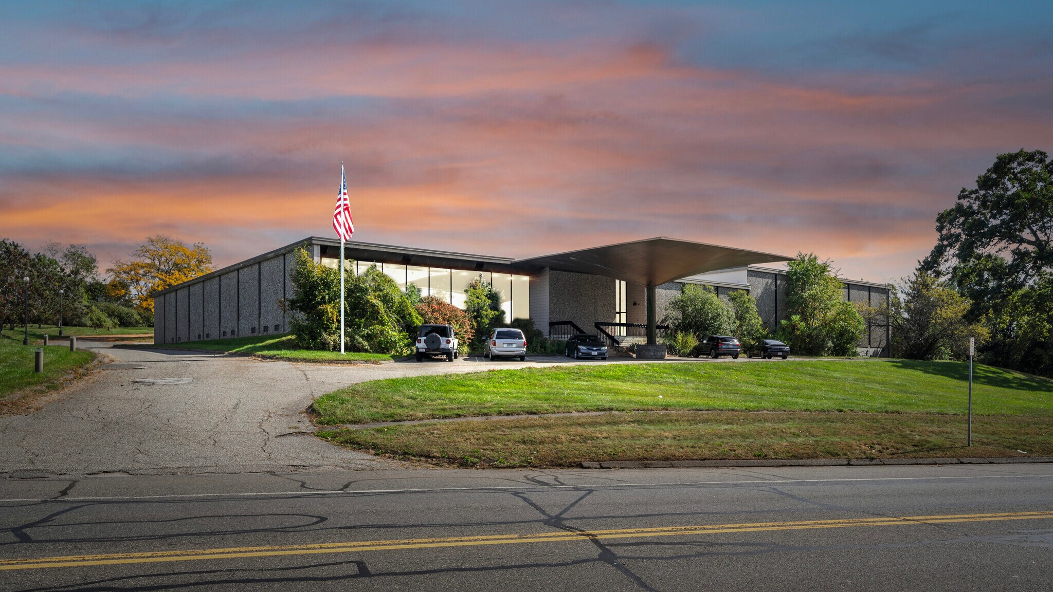 120 Whiting Farms Rd, Holyoke, MA à vendre Photo de l’immeuble– Image 1 sur 11