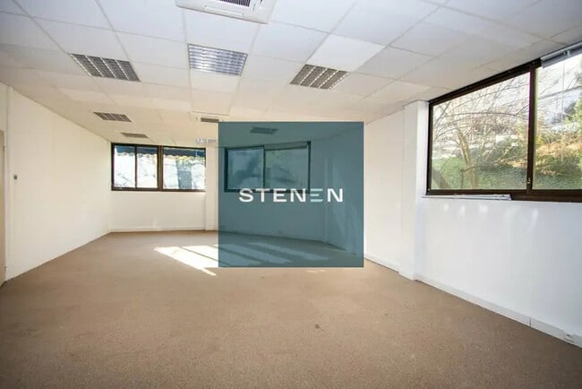 Plus de détails pour 595 Rue Pierre Berthier, Aix-en-Provence - Bureau à louer