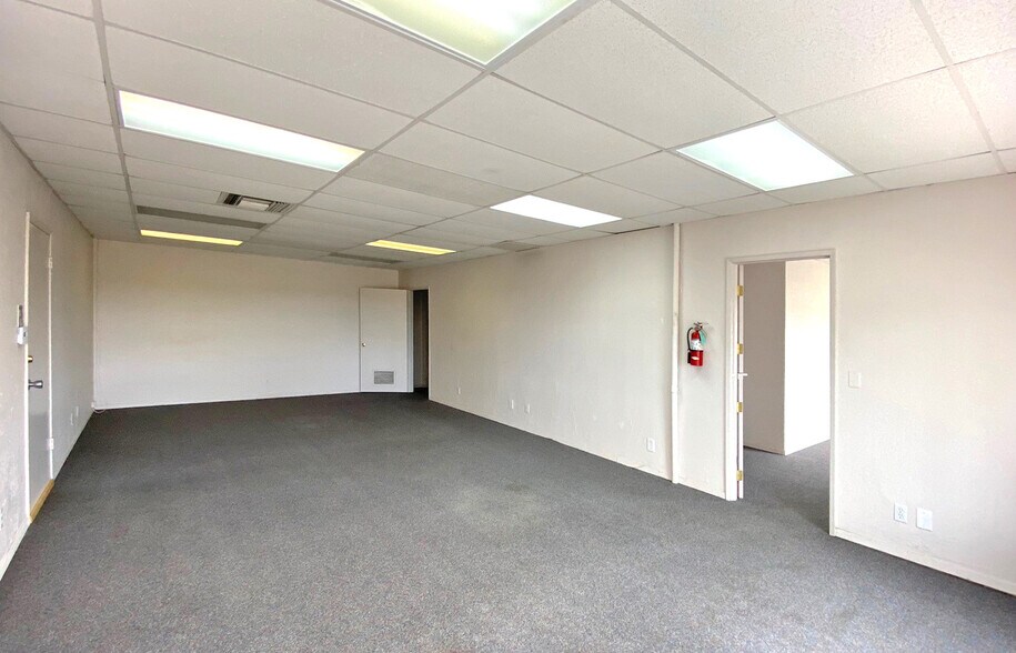 6464 Hollister Ave, Goleta, CA à louer - Photo de l’immeuble – Image 2 sur 7