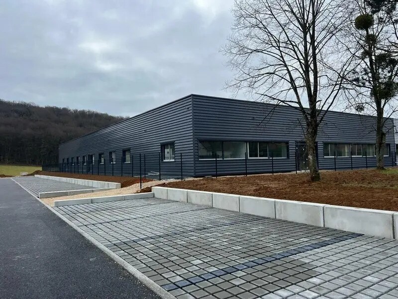 Local d’activités dans Châtillon-le-Duc à louer Photo de l’immeuble– Image 1 sur 5