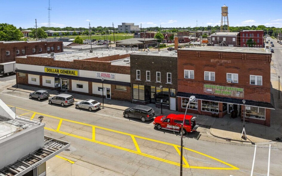 134 E Chestnut St, Canton, IL à vendre - Photo de l’immeuble – Image 3 sur 6